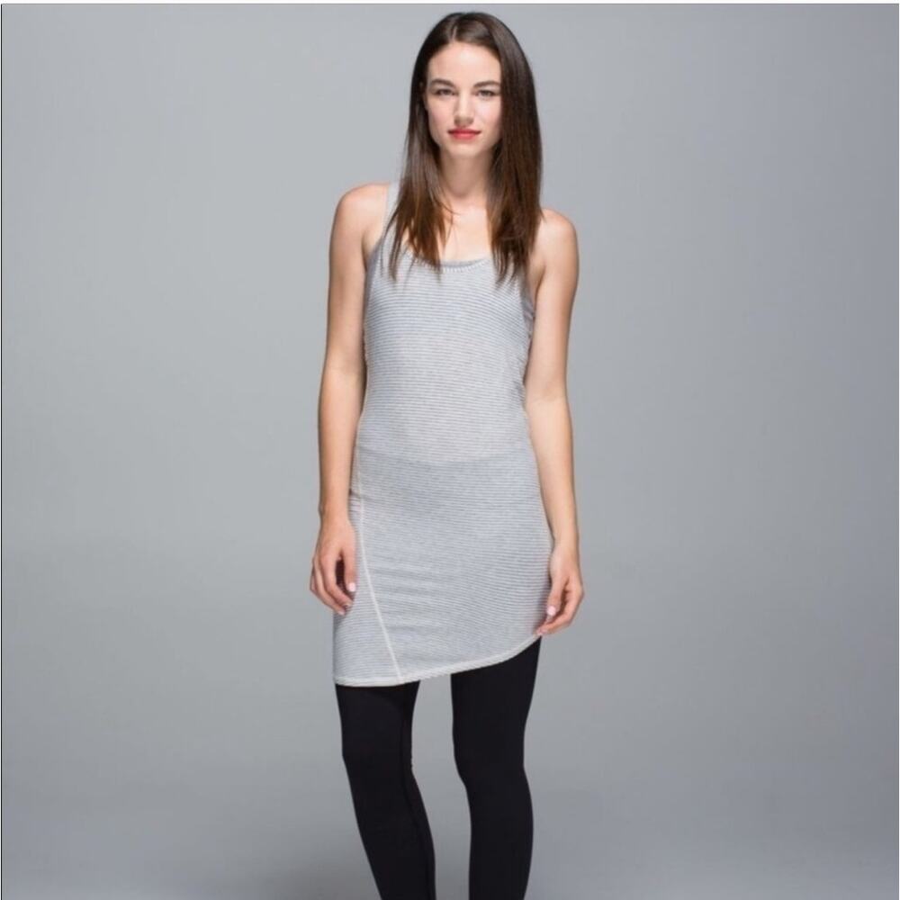 Lululemon Womens Torque Tank Top Asymmetric Stripe Heathered Medium Grey Size M